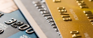 Carte di credito e cauzione in sei domande